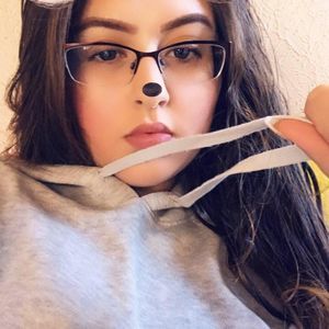 Meet your Posher, Nidia